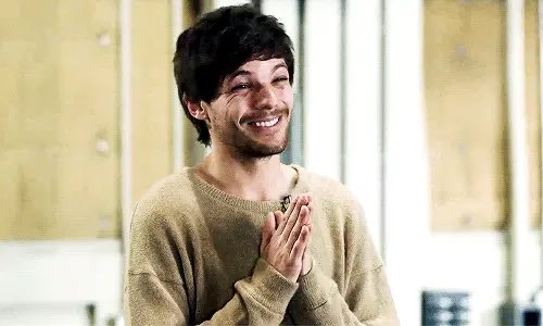 Ahww look at those happy crinkly eyes  I vote  #Louies for  #BestFanArmy at the  #iHeartAwards