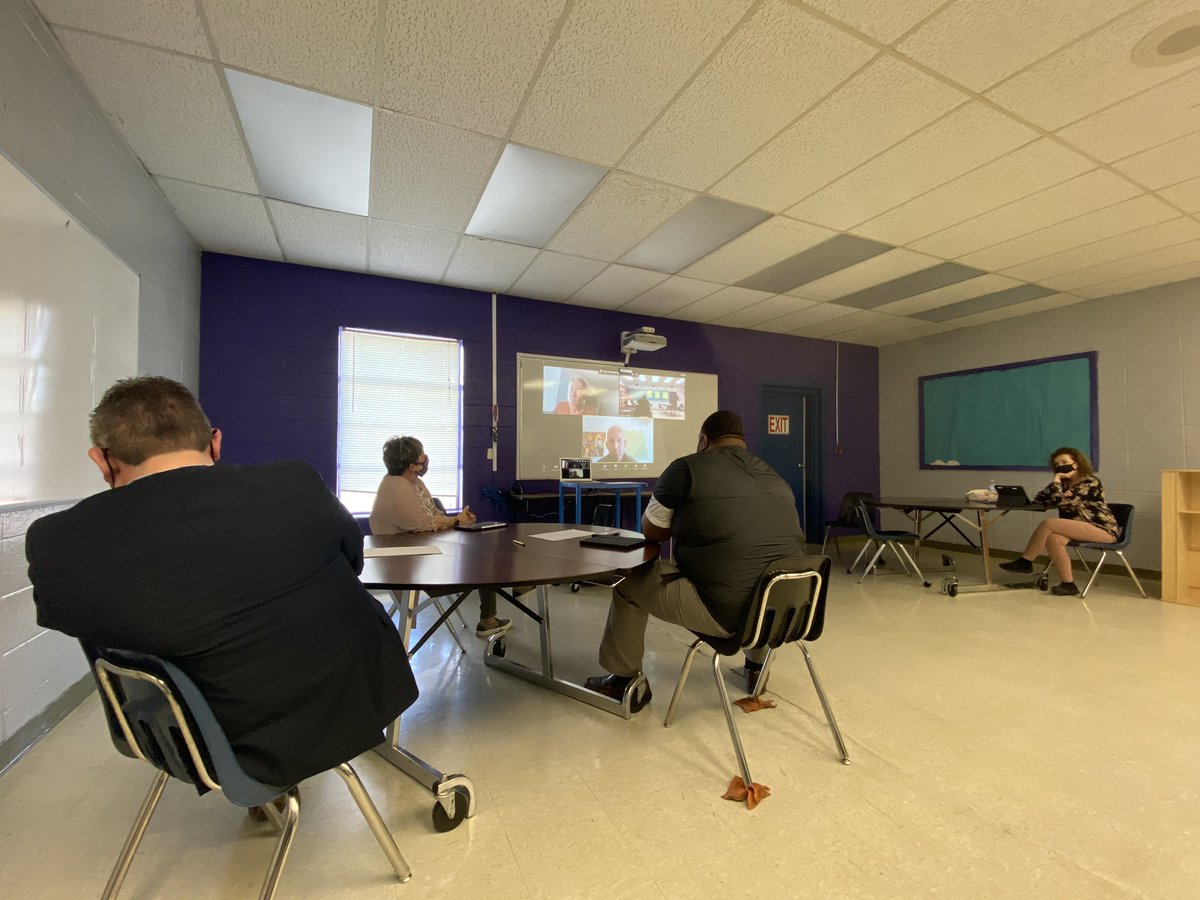 DrHawk731's tweet photo. Ended the day with @HMSTomcats Math. Students were asked to analyze 3 “students” work from @CurriculumAssoc #ReadyMath curriculum and find their mistakes. They were also asked to work in groups and discuss the errors with the class! #conceptualknowledge https://t.co/abQony0yAb