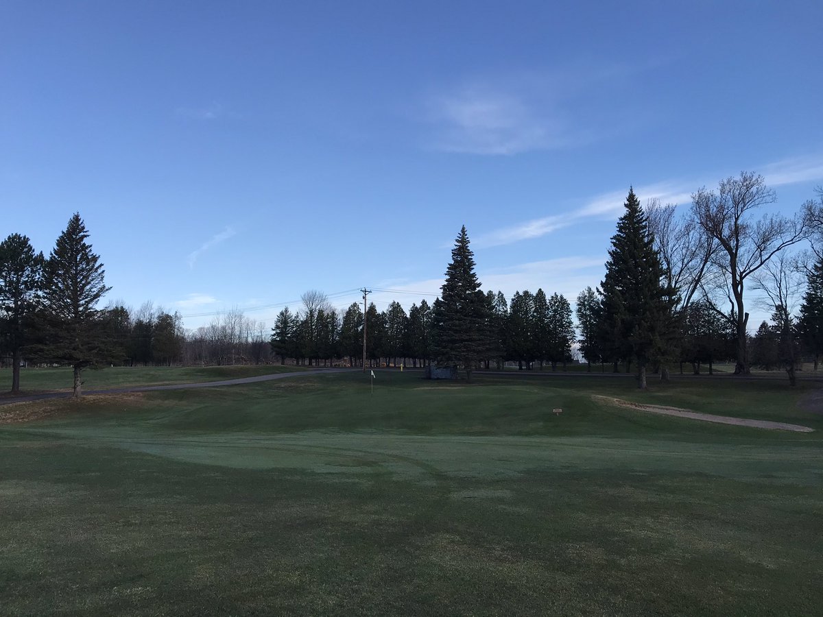 MarquetteGolf's tweet photo. 2021 Opening Day for the #Heritage course! The hard work & learned procedures that go into helping the turf survive & then unraveling that process in the spring is monumental.... but showcasing it today makes it all worth it! #Enjoy #FixYourBallmarks #ReplaceYourDivots https://t.co/j4WMpWIXIs