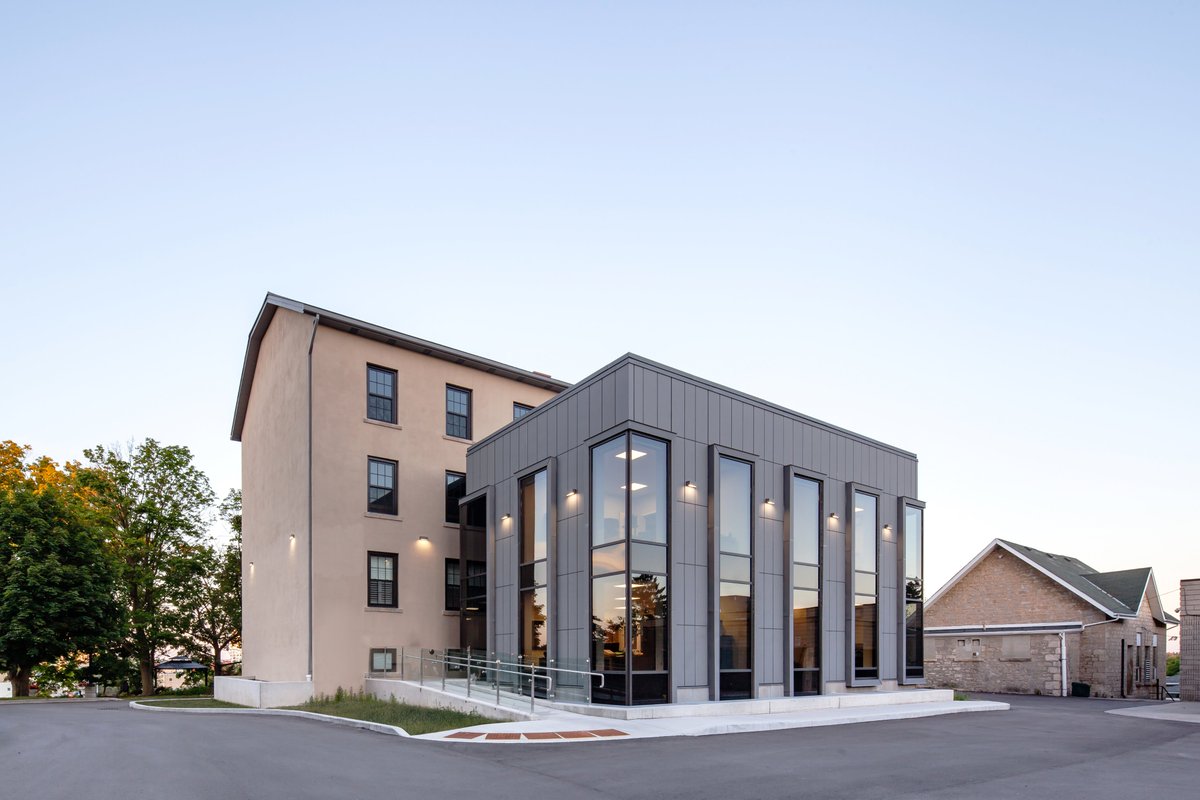 LarkinArch's tweet image. The Basilica of Our Lady Immaculate Rectory was adapted for use as the residence, while a 2-storey addition was designed to be distinct, contemporary, and subservient to the character defining heritage elements of the original seminary.