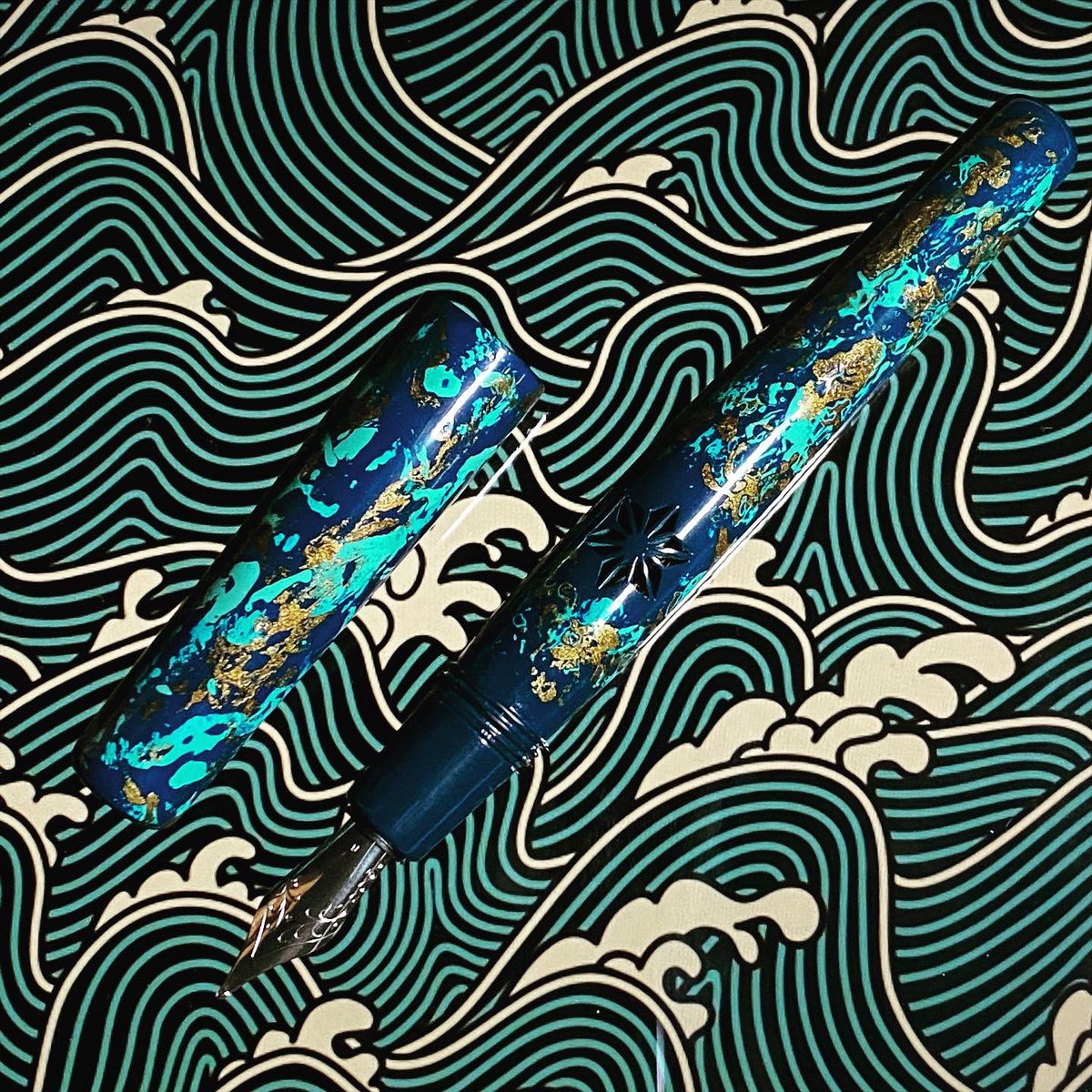 genesis_pen's tweet photo. The ink windows. 

#genesispen #fountainpen #fountainpengeeks #fountainpennetwork #fountainpens #fountainpenday #fountainpenaddict #fountainpenlove #fountainpenink #writinginstruments #万年筆 
 #urushi #madeinhongkong  #fountainpens #penaddiction #fpn #fpnibs #japanesestyle https://t.co/YADSyJ6IrE
