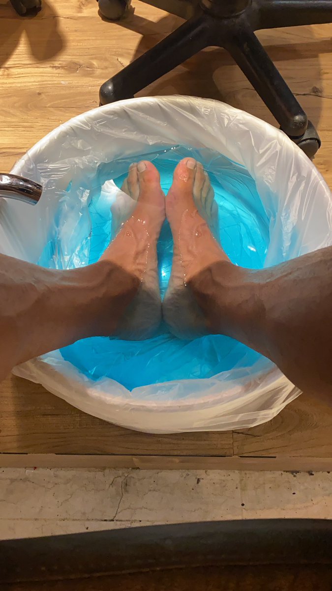 BlueMichael's tweet photo. Time for my manl and pedi. https://t.co/GryahKVP6X