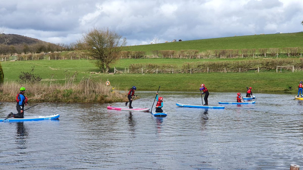 MaesyLade's tweet photo. Back in the Outdoors working with young people this week! #maesylade #youngpeople #outthereclub 😃🥶😎😃 https://t.co/zzpX050LpU