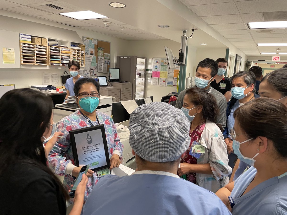 AnishPMahajan's tweet photo. There are many #Healthcareheroes in #COVID19. The most courageous are #nurses. It was an honor ⁦@HarborUCLA⁩ to recognize our medical ICU team with the ⁦@DAISY4Nurses⁩ Team Award! They set an extraordinary example for us all. ⁦@SEIU721⁩ ⁦@HollyJMitchell⁩ https://t.co/ULvzsgKMIT