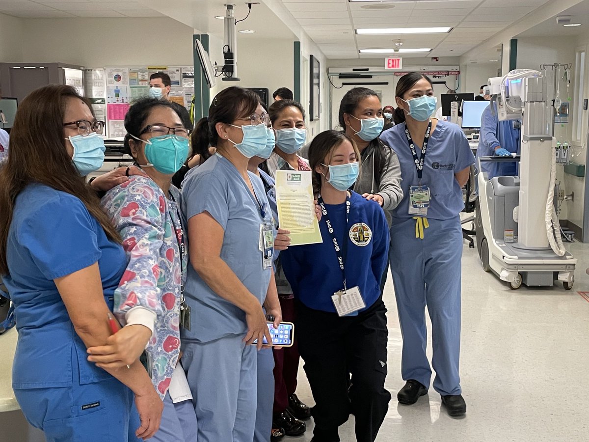 There are many #Healthcareheroes in #COVID19. The most courageous are #nurses. It was an honor ⁦<a href="/HarborUCLA/">Harbor-UCLA Medical Center</a>⁩ to recognize our medical ICU team with the ⁦<a href="/DAISY4Nurses/">DAISY Foundation</a>⁩ Team Award! They set an extraordinary example for us all. ⁦<a href="/SEIU721/">SEIU 721</a>⁩ ⁦<a href="/HollyJMitchell/">Holly J. Mitchell</a>⁩