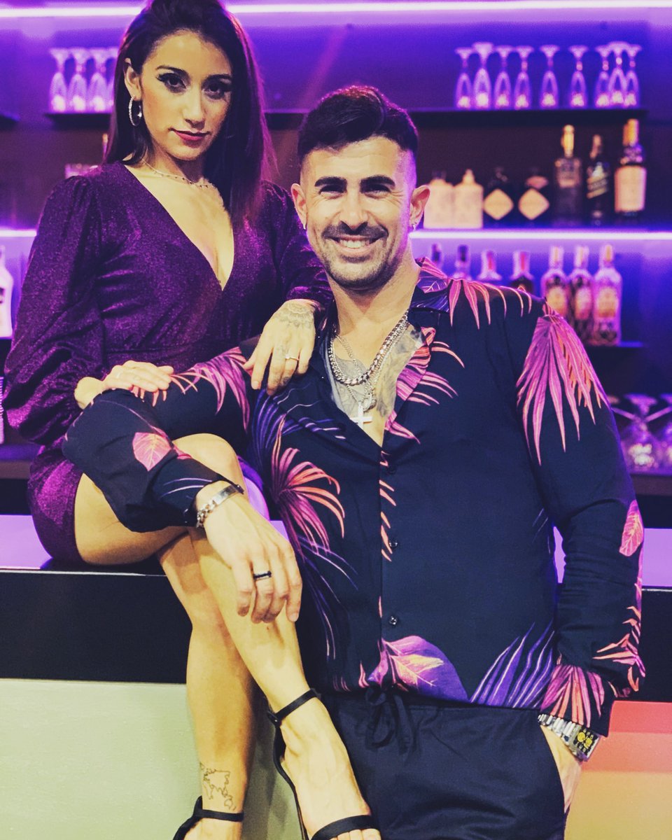 KikeyNahir's tweet photo. 🇪🇸Todo tiene su tiempo y ahora es tiempo de brillar y disfrutar con todos vosotros! 💜💜

🇬🇧 Everything has its time and now is the time to shine and enjoy with all of you! 💜💜

#kikeynahir_official #nahirromanodancer #kikeutrera https://t.co/uFM6LuNldh