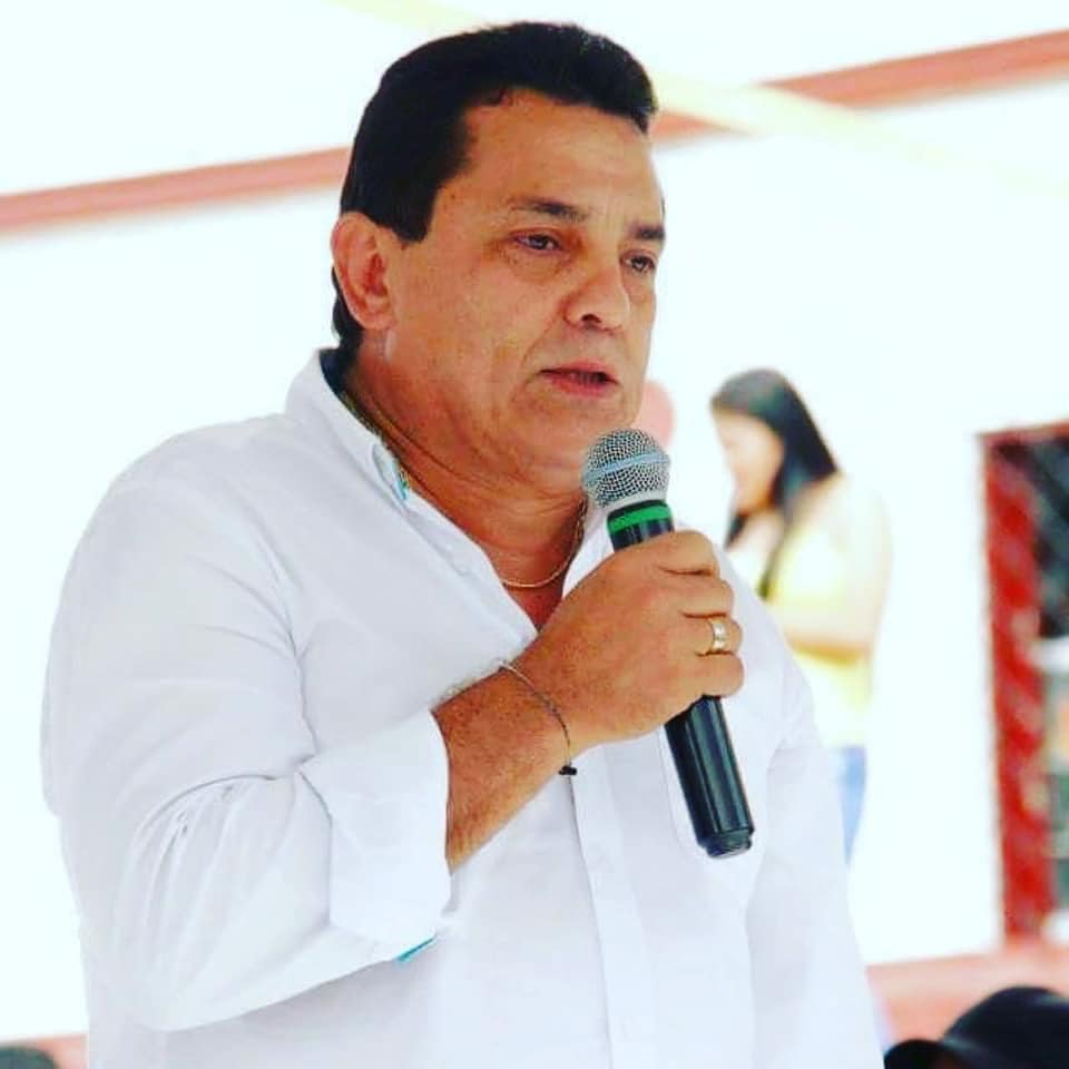 AdmonCaramanta's tweet photo. 🙏🙌Elevamos una oración y deseamos la pronta recuperación de Juan Guillermo Bolívar, Alcalde de Titiribí. En la noche anterior fue hospitalizado debido al Covid-19. 🦠
😷👊Estos días nos exige a todos los gobernantes y territorios estar y trabajar más #UNIDOS https://t.co/i2DBqsnDqs