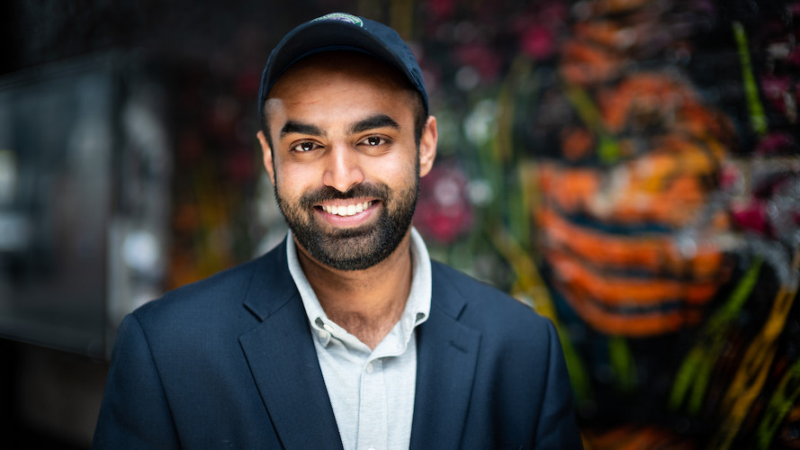 Remember when the words "corporate photography" were equated with static shots of CEOs with stiff smiles standing in empty boardrooms? Here are 10 tips from photographer <a href="/douglasfry/">Douglas Fry</a> of Piranha Photography for photographing corporate portraits with flair: bit.ly/3t8HCqY
