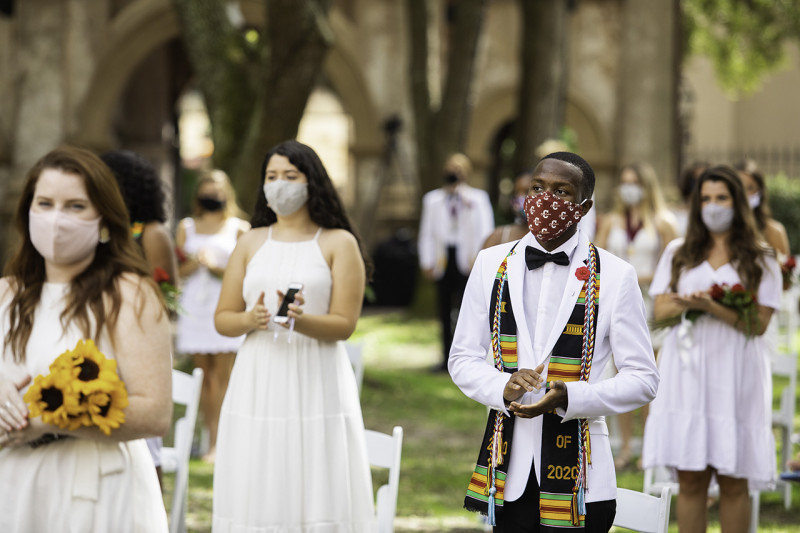 CofCalumni's tweet image. To make @CofC commencement more accessible for all students, Prof. Devon Wray Hanahan '87 started Cistern Closet. Donate a clean, pressed, labeled white dress by bringing it to her office at 118 J.C. Long Building, 9 Liberty Street, Charleston, or email her at hanahand@cofc.edu