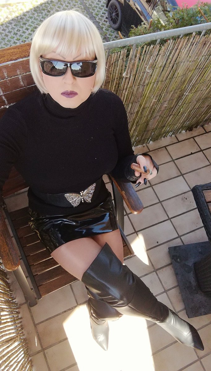 cassy_doll's tweet photo. #dragqueen #drag #tgirl #tranny #transgender #crossdresser #leathergloves #leatherlady #leather #transvestite #lederfetish #leatherfetish #fishyqueen #fishydrag #bikerchick #overkneeboots #otkboots #lackundleder #cuissardes #dommelife #lederhandschuhe #blackleather https://t.co/n3hAHm0aGH