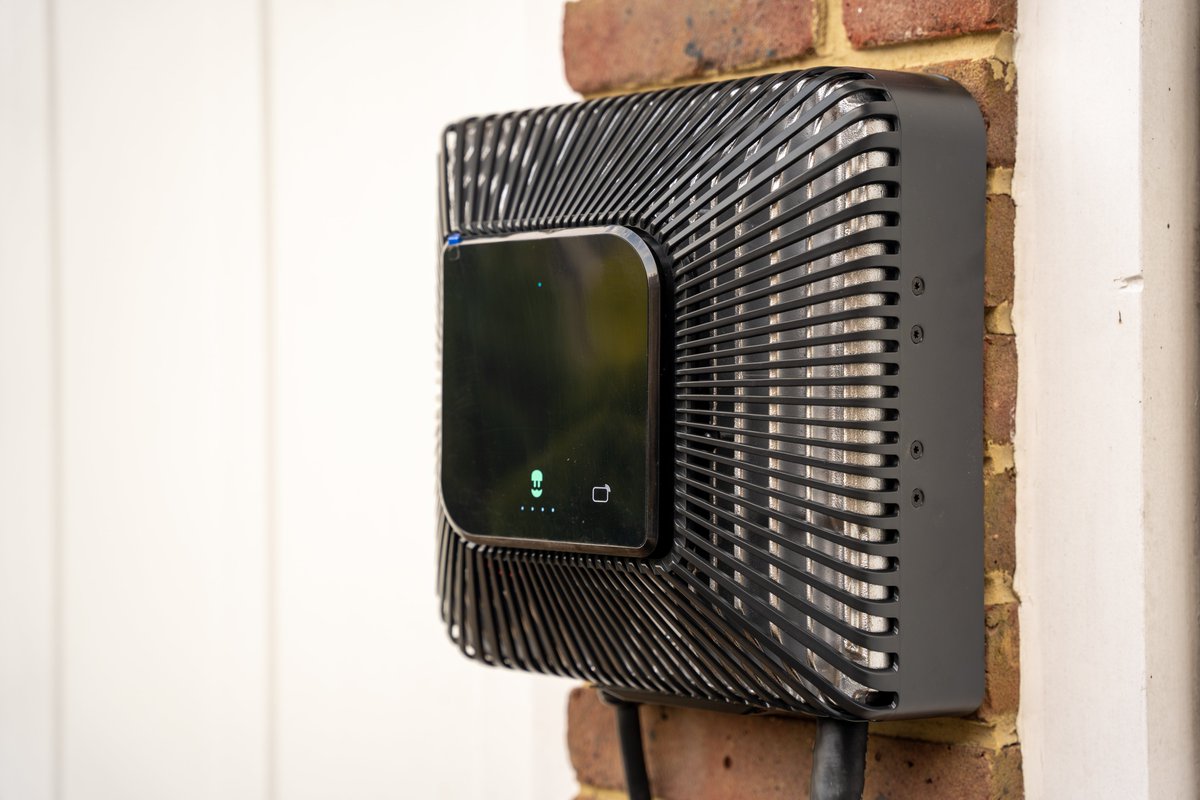 jamesarwallace's tweet image. Check out this sexy beast!
Currently powering our house from our car! 
#Quasar @wallboxchargers #Powerloop @octopus_energy #V2G #EV