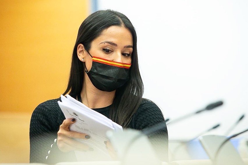 _mireiaborras's tweet photo. Ayer se aprobó con la única oposición de @vox_es la Ley de Cambio Climático y Transición Energética (LCCTE)

Muchos intentan tergiversar el mensaje de @vox_es , pero como portavoz de Transición Ecológica y de Energía os resumo la #realidad que defendemos desde @vox_es :

HILO⬇️ https://t.co/sR90GS7Ojj