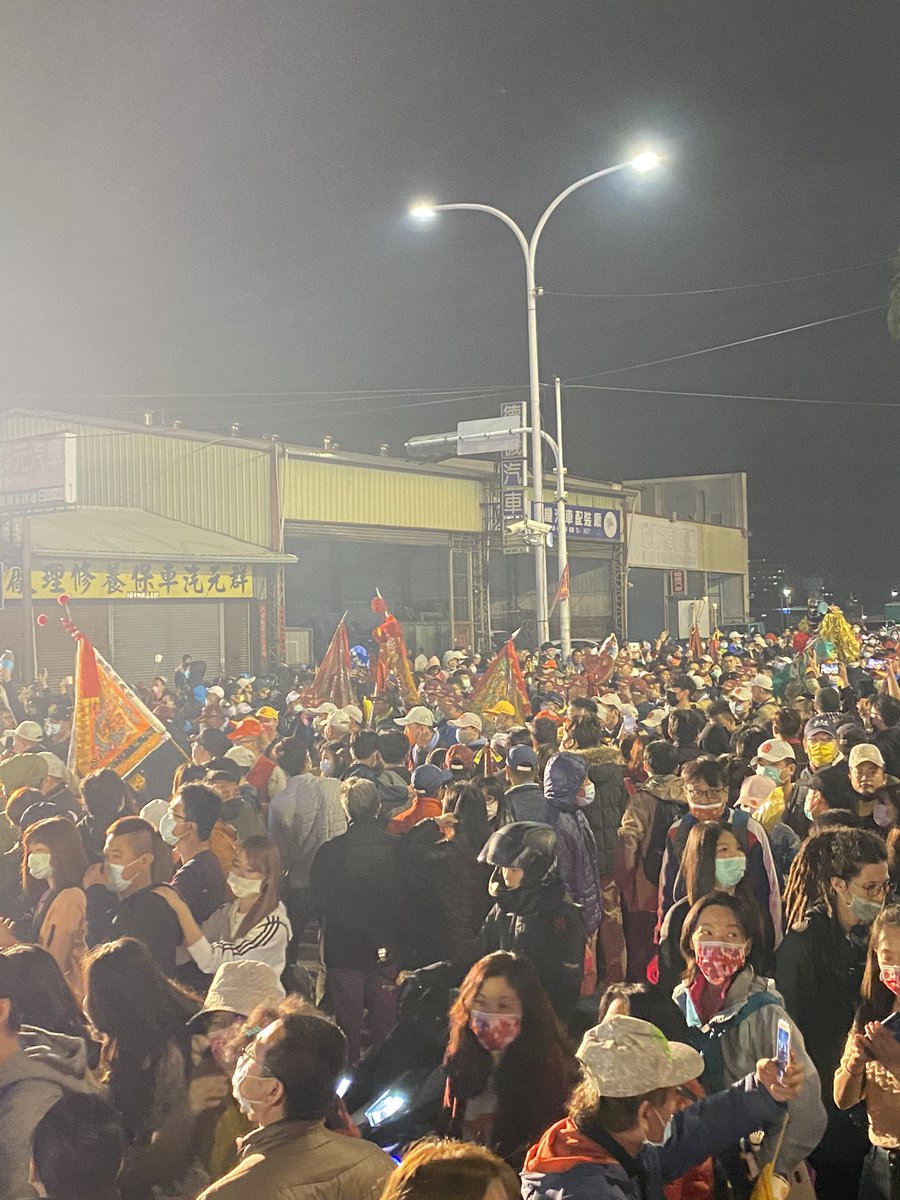 sanahashmi1's tweet photo. Taiwan’s कुम्भ मेला-大甲媽祖! More than 300,000 people participated on the 1st day of the Dajia Matsu pilgrimage &amp; not a single person is without a mask. And Taiwan is COVID-free!There’s so much to learn from Taiwan &amp; its people but only if the world wants to get back to normalcy https://t.co/h5nlJzQtwx