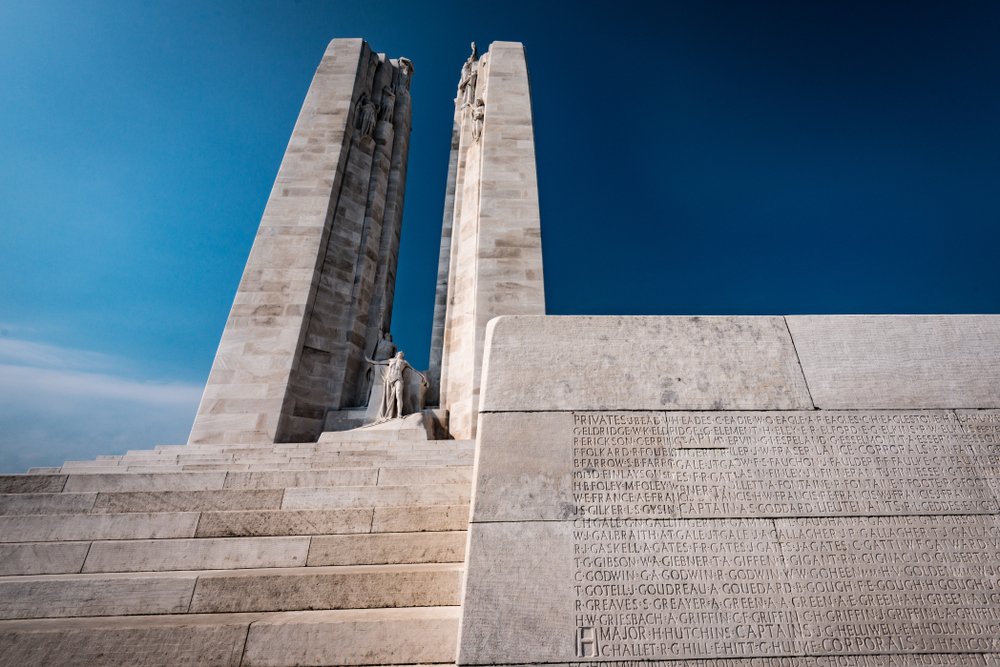 Today, we honour and remember the thousands of Canadians who bravely fought and laid down their lives in the Battle of Vimy Ridge in 1917. Lest we forget. #VimyRidgeDay #CanadaRemembers