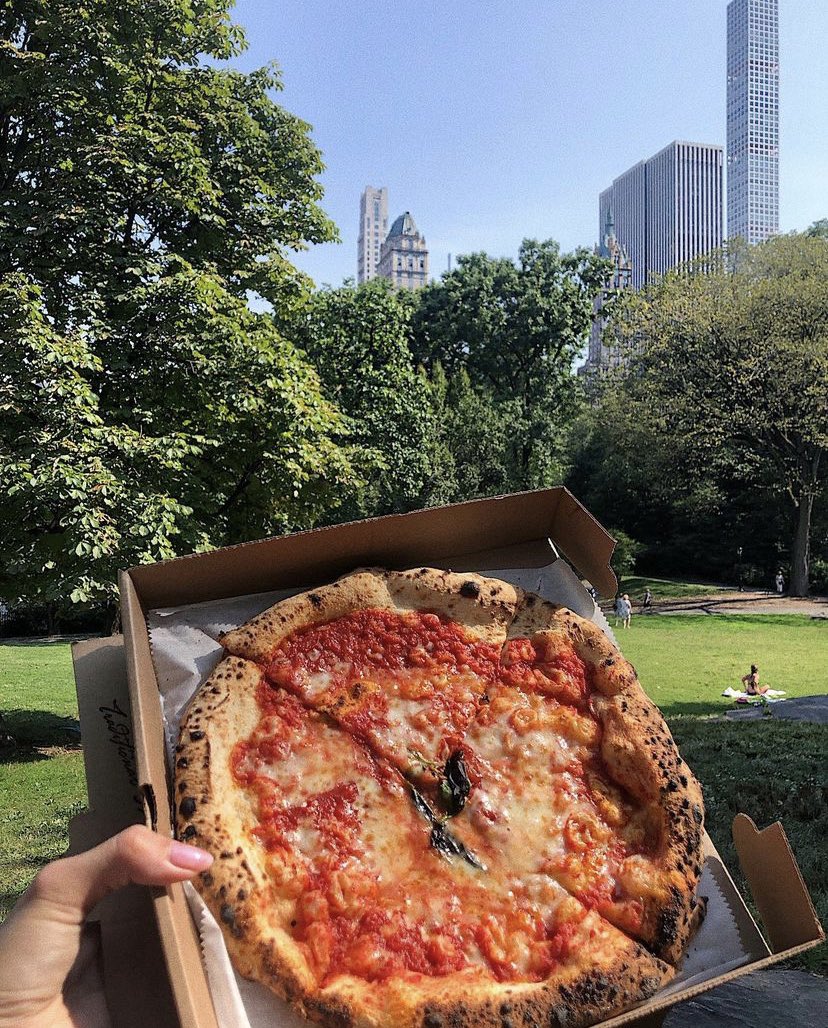 NeaExpress's tweet image. THE BEST Neapolitan style pizzas IN NYC..... 🍕🔥🏙✨ Drooling over that truffle oil drizzle and sizzlin’ jalapeños!! #pizza #nyceats #nycfood We also #CATER 🚐💨🍃 Eco-friendly / NONGMO pizzas... CLEAN ENERGY all around!!