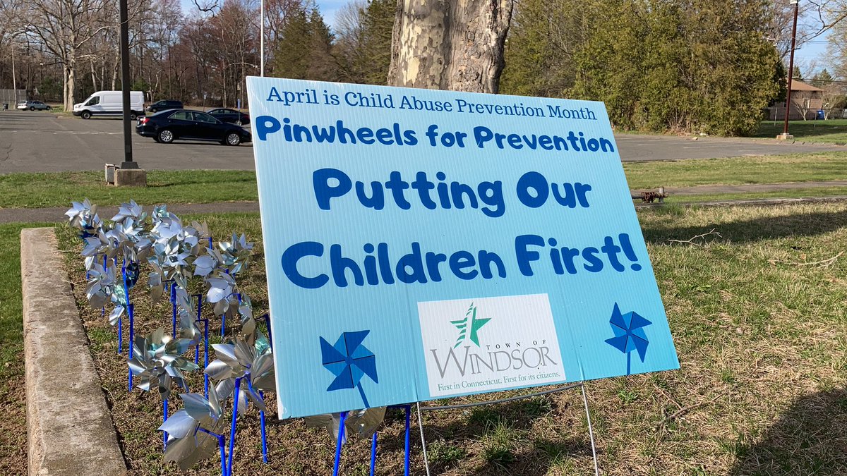 WindsorSeniors's tweet photo. Representing from the Senior Center! Bringing awareness to #ChildAbusePreventionMonth by wearing blue! #goblue #windsorseniorcenter #wearewindsor #winvalue https://t.co/dtjIO7askd