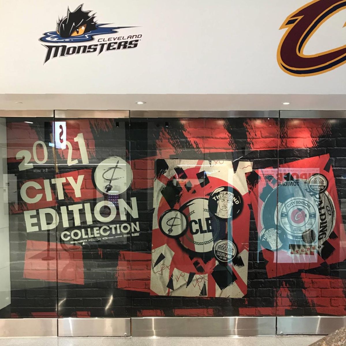 CentralGraphic1's tweet image. Ever look at a smooth wall and wished that it looked like brick? Not a problem! Check out this example at Rocket Mortgage Fieldhouse! Wall Wrap Month continues through the rest of April! #WallWrapMonth #WallMurals #TexturedSurface  #ClevelandCavaliers #RocketMortgageFieldhouse