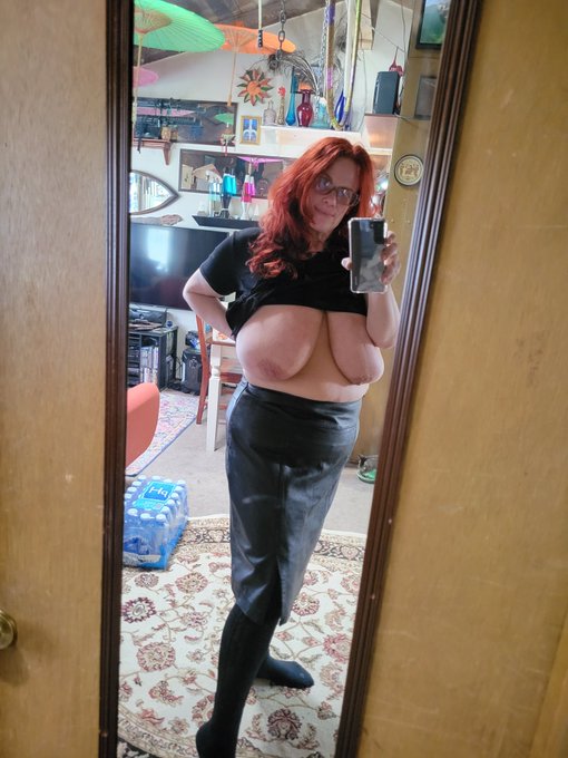 My leather skirt fits again!!😊 https://t.co/8JbbZ5FlQw<a href="/tag/mvsales"class="tags"><span>#mvsales</span></a>