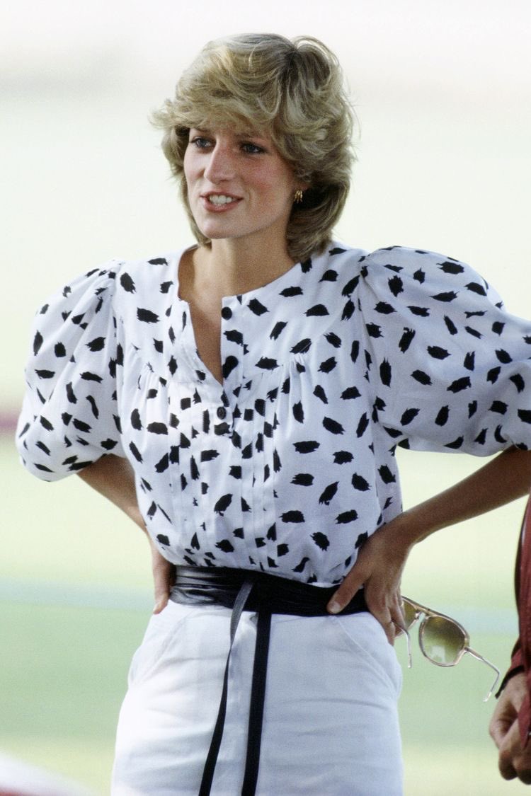 thread of princess diana’s outfits