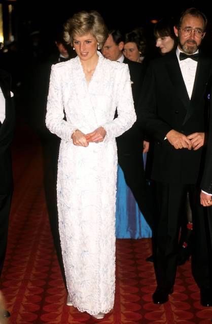 thread of princess diana’s outfits