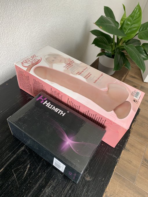 New video buddies arrived today... I can’t wait to try them ? https://t.co/Z2tr3ppz6j