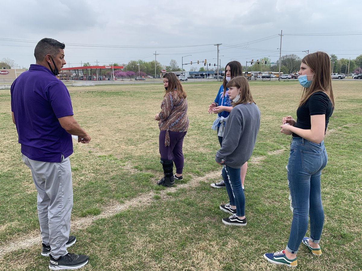 OwassoIndianEd's tweet image. Cherokee Marbles at @Owasso7GC before the rain arrives! 🌤🎱😎🌤 #NativeLit