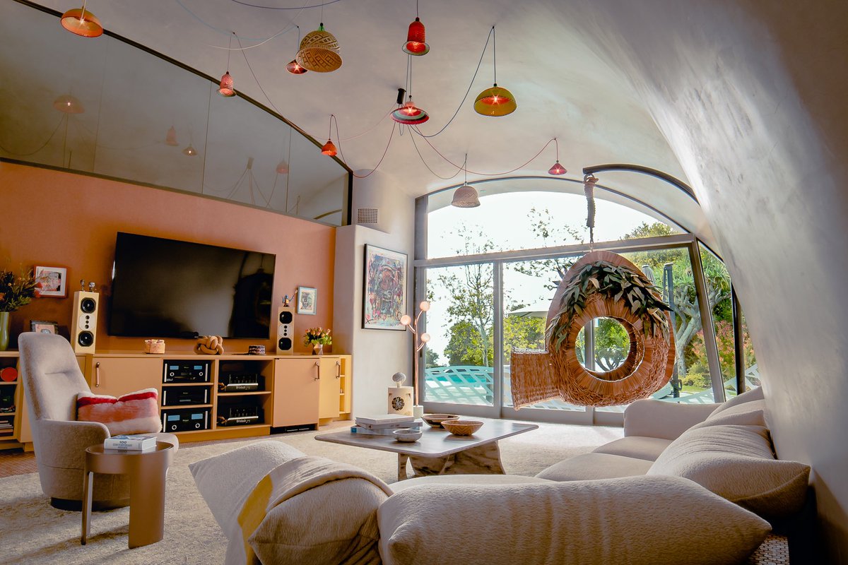 RobertDowneyJr's tweet photo. Was such a treat inviting #ThePurist into our eco-friendly guesthouse, aka the “Binishell’. Here’s some shots and BTS that didn’t make it into the spring issue. Out now and digitally with a link in the bio...you know what to do! #bts #DomeHome https://t.co/pw1AQtqRrt