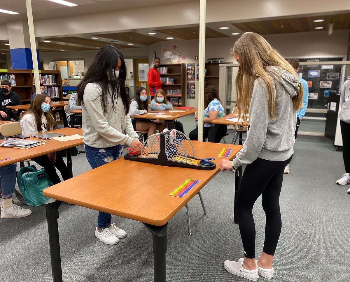 pms_library's tweet photo. Congrats to our Titan Tournament of Books winners! 📚Today, finalists competed in shoot out for a chance at the grand prize! #TitansRead https://t.co/kpfRWCI3dv