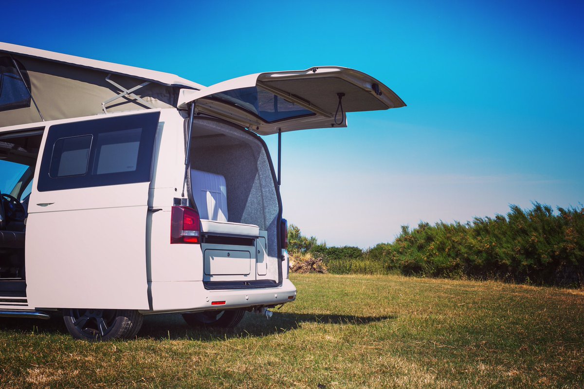Dreamy #vanlife scenes 😊
#vanlifediaries #vanlifecornwall #vanlifeukwildcamping #wildcampinguk #vanlifeproject #vanlifemovement #vanlifeexplorers #vansofinstagram #campervanlife #campervandreams #adventurewagon #vwt6 
#vwt6camper #vwt6campervan #homeonwheels #vanagon