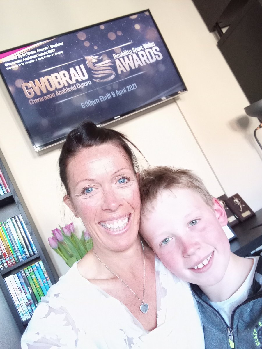 Fiona Reid 💜 tweet media