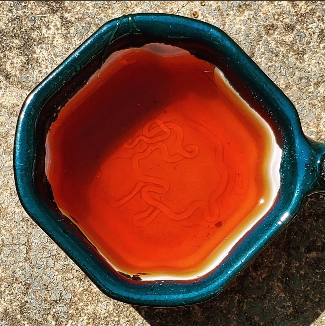talismanbucha's tweet photo. Honey worms in the black dragon. #oolong #chinese #tea https://t.co/xXkK9xzTVI