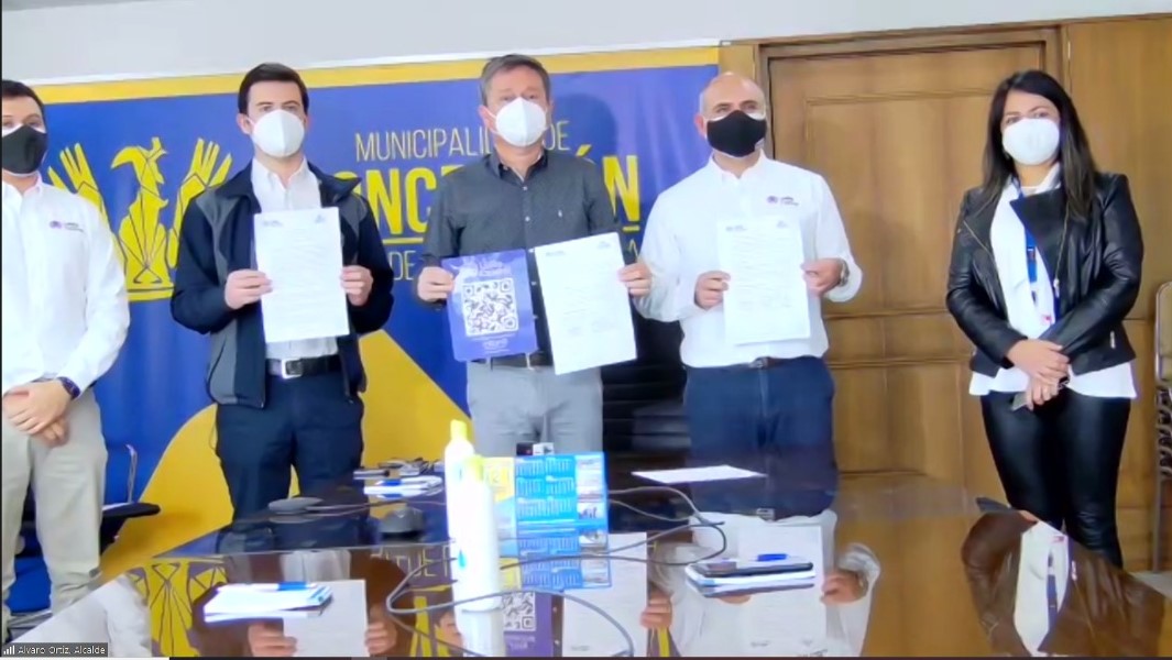 INCUBAUDEC's tweet image. Hoy la empresa incubada @LobbyControlCL  firmó convenio colaborativo con la @Muni_Concepcion , el cual beneficiará de manera directa a la comunidad y a los equipos de emergencia y bomberos 💪🤝

Felicidades por este gran logro❗

@Corfo @fomentobiobio