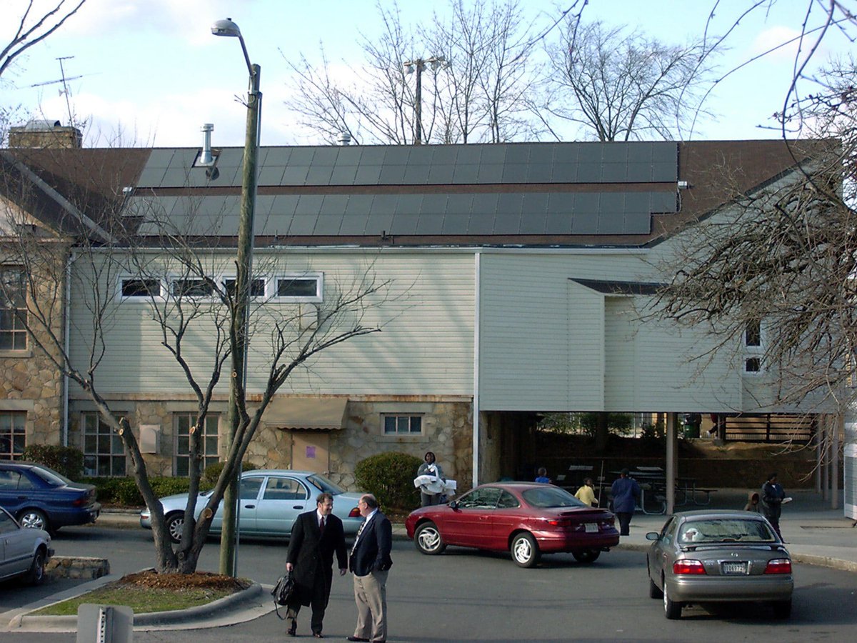 pvmagazineusa's tweet image. Opinion: Expanding #communitysolar can bring jobs and economic benefits to hard-hit communities from Rick hunter of @pivot_energy bit.ly/2RhK1S9