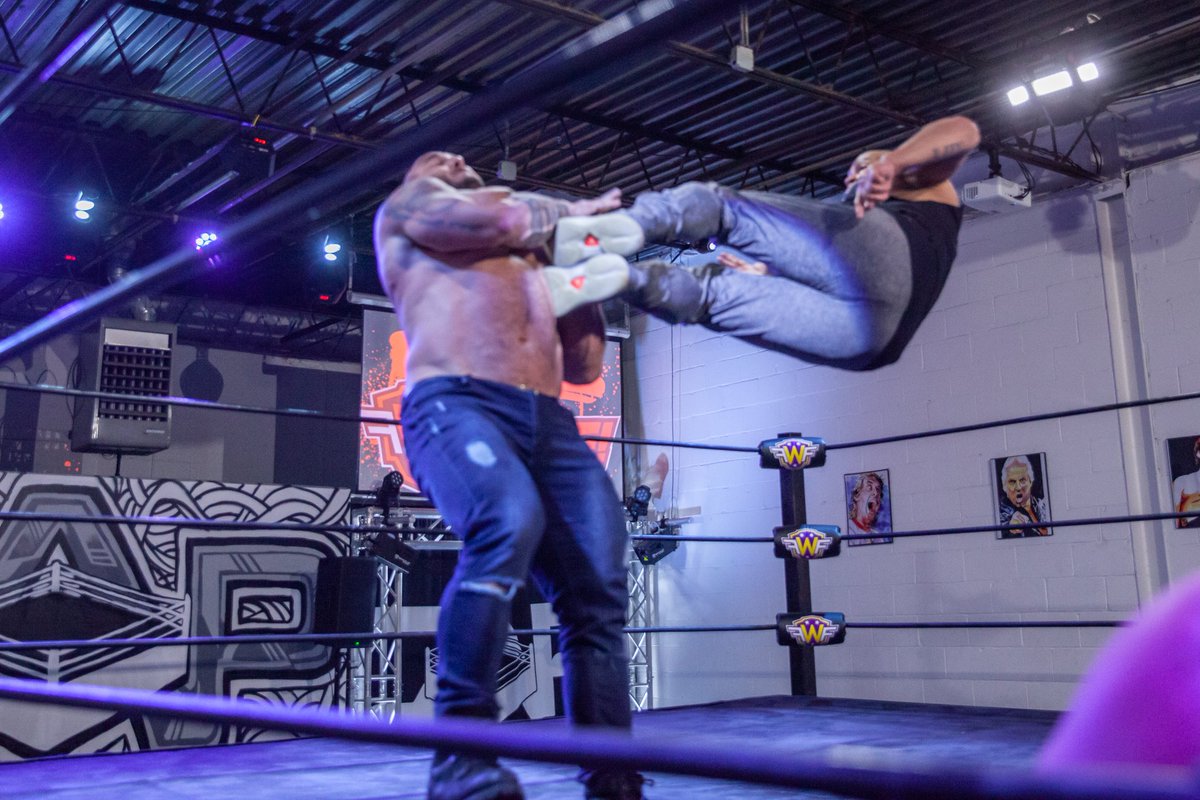 MajorPodNetwork's tweet image. MAVEN IS HERE! Maven and his gorgeous-looking dropkick are here at #FWFLIVE! @MajorPodNetwork
ORDER TODAY: Patreon.com/FWFLIVE