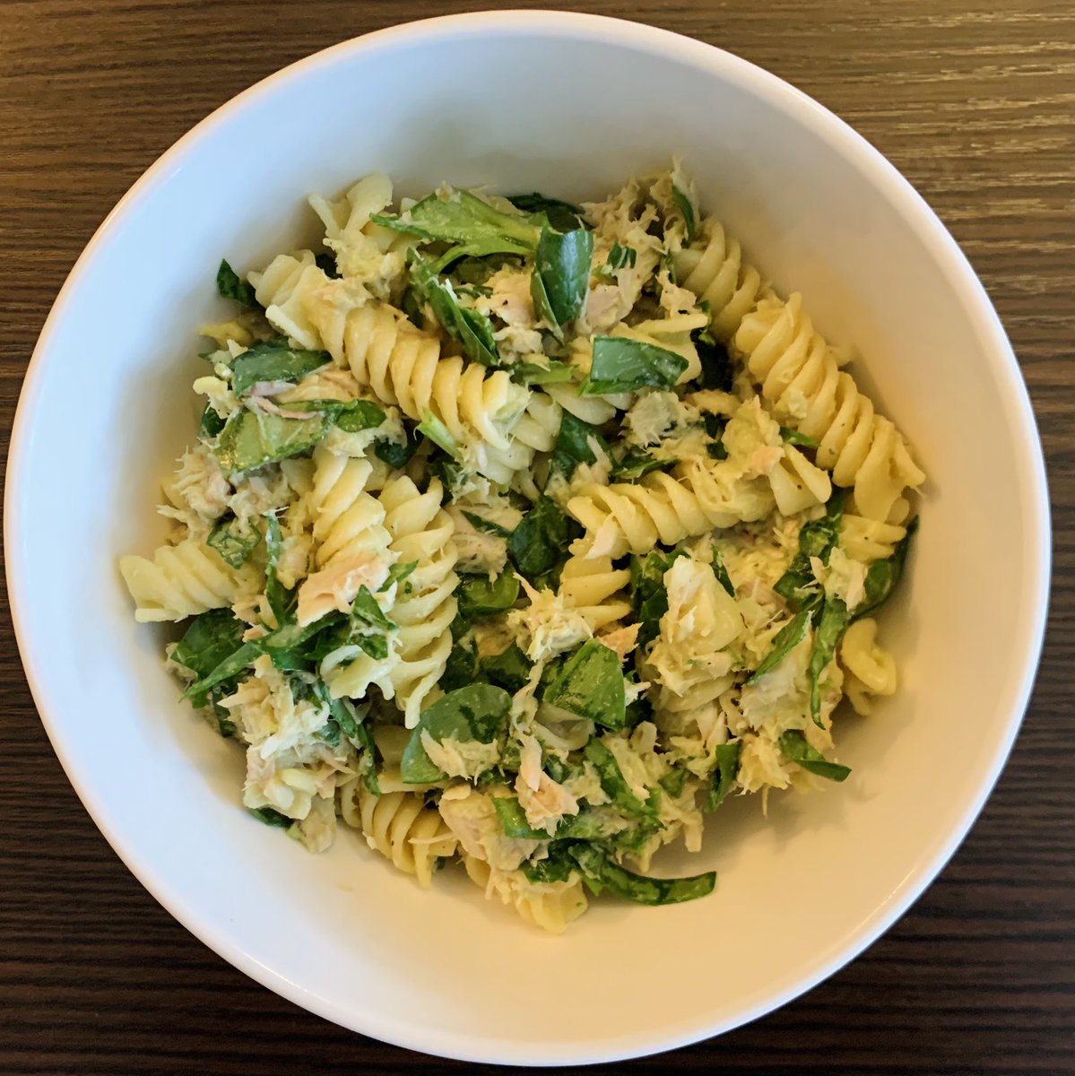 SingingBusyBee's tweet photo. Tuna Avocado Pasta Bowl. Today started off rough but it’s Friday and I’m almost done working for the week plus this lunch definitely helps ☺️ https://t.co/t8U86AnvHP