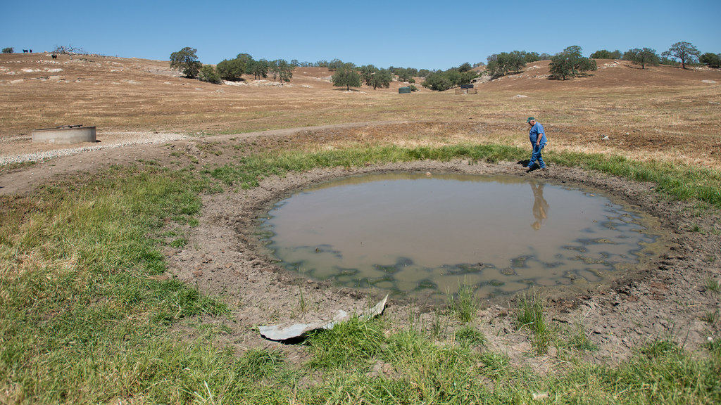 #ClimateChange & the historic #drought prompted legislation requiring local oversight in CA for managing #groundwater to ensure a reliable supply. Find out how the Water Boards helps communities manage their supply: https://t.co/v3joBqw2YM https://t.co/JKccbFRRT4