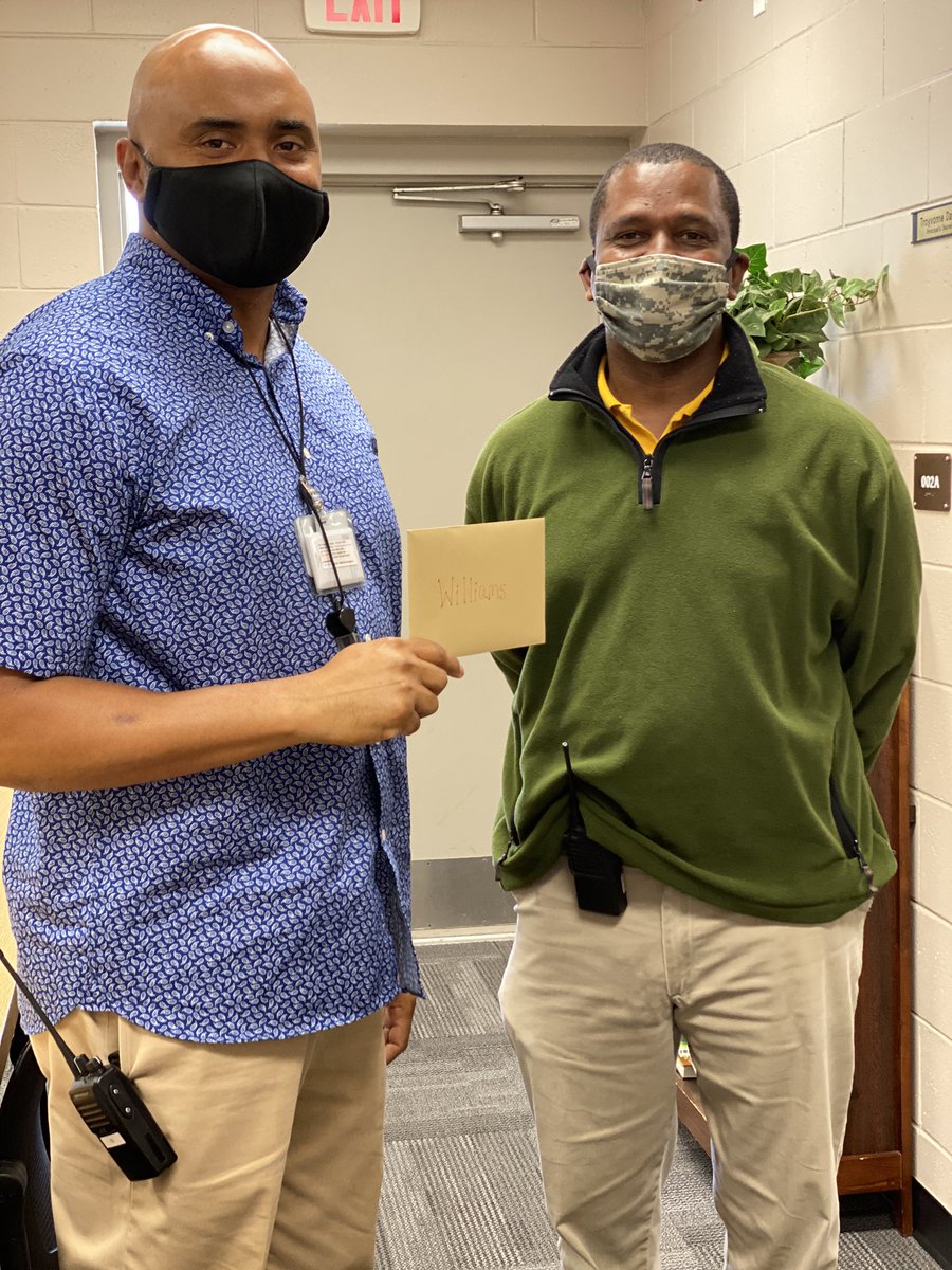 SSK8Tampa's tweet photo. This week we celebrate our wonderful AP’s! We appreciate our middle school AP Mr. Williams & our elementary AP Ms. Metzler!❤️ #NationalAssistantPrincipalsWeek #SSK8Strong #DiscoveringTheKeysToSuccess #SuccessIsOurDestinationDaily https://t.co/9iRf0KjJoS