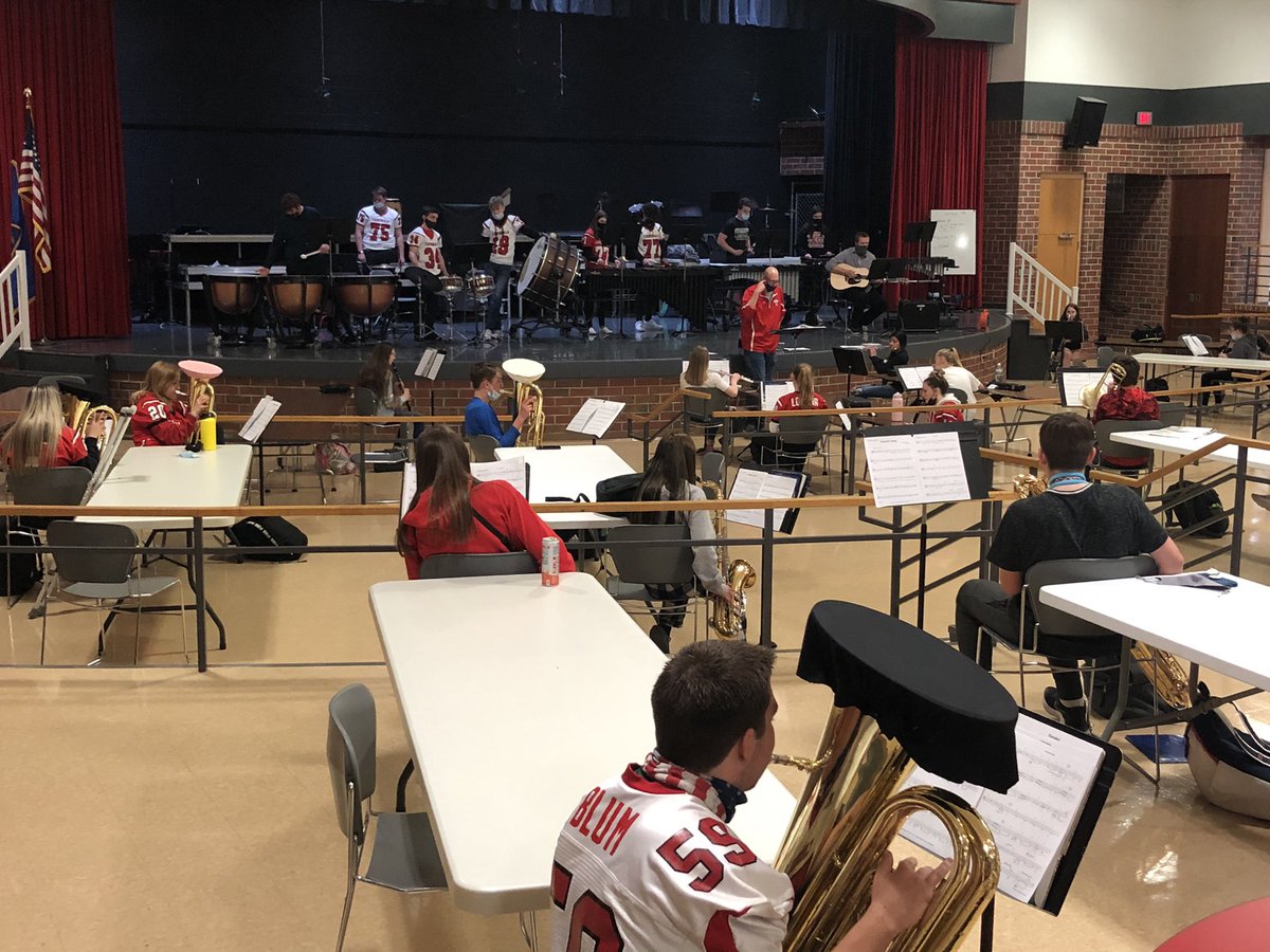 BrodheadBand's tweet photo. So great to have Mr. Huffman join us today in concert band!#wearecardinals https://t.co/7S5pocPLRO