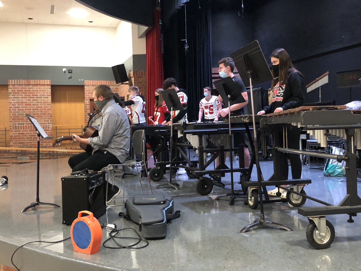 BrodheadBand's tweet photo. So great to have Mr. Huffman join us today in concert band!#wearecardinals https://t.co/7S5pocPLRO