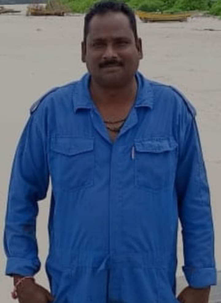 AllSeafarers's tweet photo. More over 8 seafarers detected covid19 positive onboard #bharatseema at #mumbaidock Seaman age #42 #yadavrao lost his life due to delay in getting medical treatment 2nd loss of #DSS seafarer #pandemic . Crew r under threat . #frontlineworriers are worries abt their own safety. https://t.co/4DKXHCsvZj