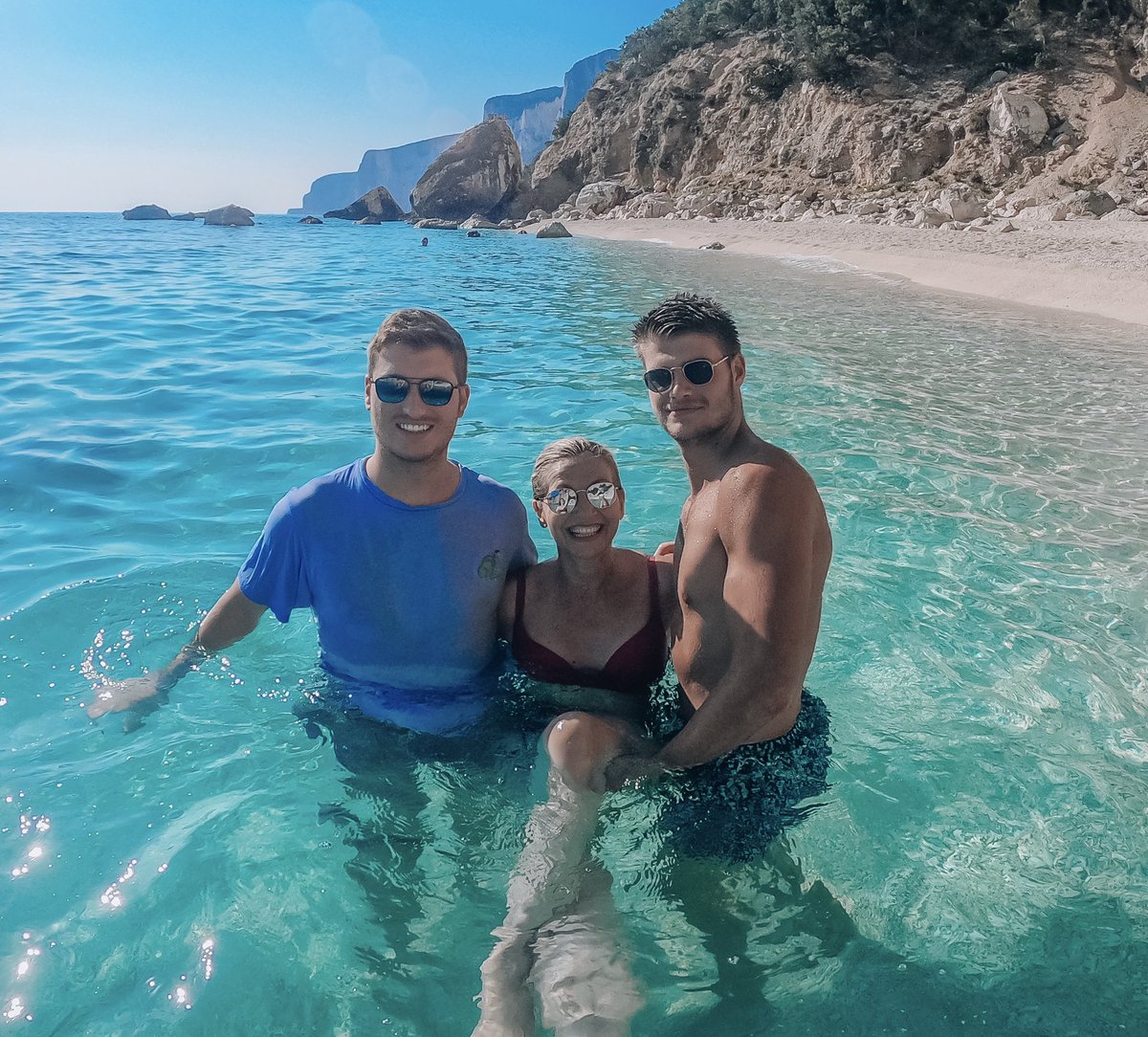 In tanti mi avete chiesto di loro: per chi ancora non li conoscesse vi presento Giovanni e Giorgio, in uno scatto dell’estate scorsa❤️ 

Nella speranza di tornare presto tutti in vacanza, nel nostro meraviglioso Paese🇮🇹