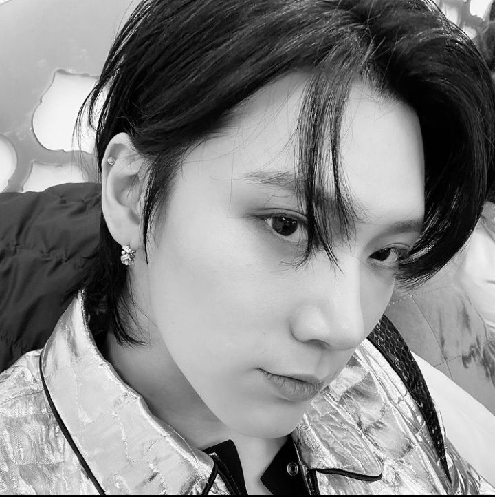 NANA_10TEN10's tweet photo. 🖤B̶l̶a̶c̶k̶ a̶n̶d̶ W̶h̶i̶t̶e̶🤍
#NCTzenSelcaDay #TENLEE #NCTzen #NSD @NCTsmtown #5YearsWithNCT #NCT텐 https://t.co/qPjQLrQIrn