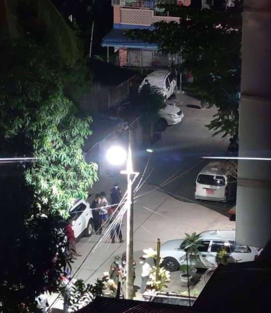 6 youths were abducted  by military junta at South Okkalapa Tsp, Yangon. Moreover junta also raided 13 marga street.
CRPH ASSEMBLE
#WhatsHappeningInMyanmar 
#Apr9Coup