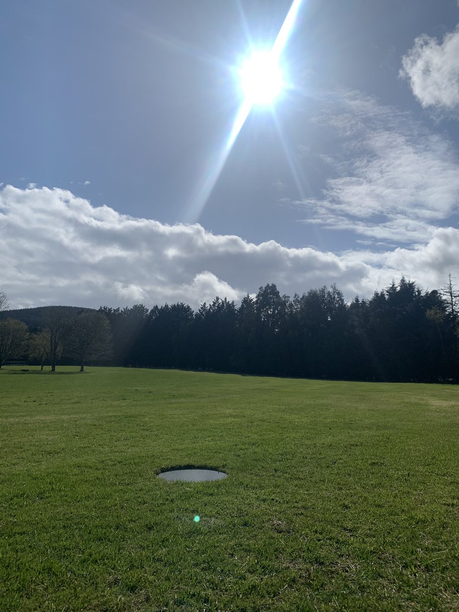 We’re really excited to be opening back up on the 26th April - already the May bank holiday weekend is booking up really fast, so get in touch if you want to play a round (footee.ie)! 
Brand new course design too 👊 #footgolf #footeegolf #hole1par5
