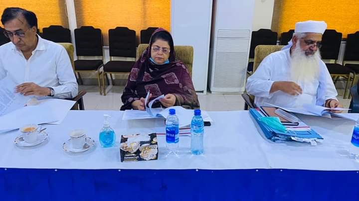 ud_jadoon's tweet photo. چیئرپرسن سینئر سیٹیزن و ایم پی اے محترمہ شمیم ممتاز صاحبہ کی زیر صدارت سینئیر سیٹیزن کے افسران کا اجلاس منعقد ہوا

جسمیں سینئر سیٹیزن کو سہولیات مہیا کرنے کیلئے اہم فیصلے کئے گئے۔۔ اپنی قوم کے بزرگوں اور ضعیف العمر شخصیات کی سندھ حکومت خدمت جاری رکھےگی۔ شمیم ممتاز 
@shamimmumtaz https://t.co/7nS7jfLh2s