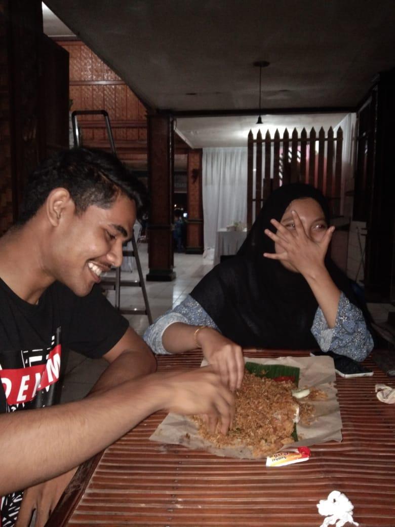 Nazib84570372's tweet photo. Diawali cinta, Diakhiri Luka
Itulah Kita !
Kau bawa tawa,Ku ditimpa luka...

Ah Sakit Terasa ! https://t.co/c0Ox2jOYrz