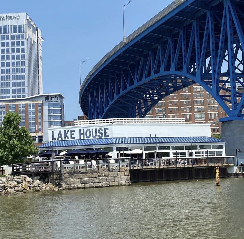 TheStatlerCle's tweet photo. The sun is shining and Cleveland is coming alive again! Here’s our thoughts on the best spots to celebrate this gorgeous weather.

-All Saints Public House
-Lindey’s Lakehouse (Flats)
-Alley Cat Oyster Bar

 #downtowncle #clevelandfood #clevelandfoodie #clevelandohio https://t.co/4GC9B32Fsa