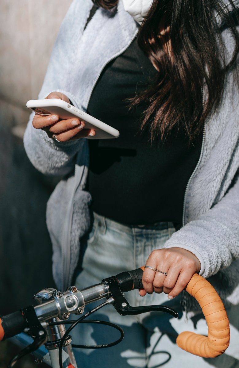 SanJoseDOT's tweet photo. 1/2 We want to hear how you move around the city! Tell us how transportation in the area could be improved at https://t.co/64RHFIHtZy. Survey closes on Friday, April 30! https://t.co/tRF0XvALFP