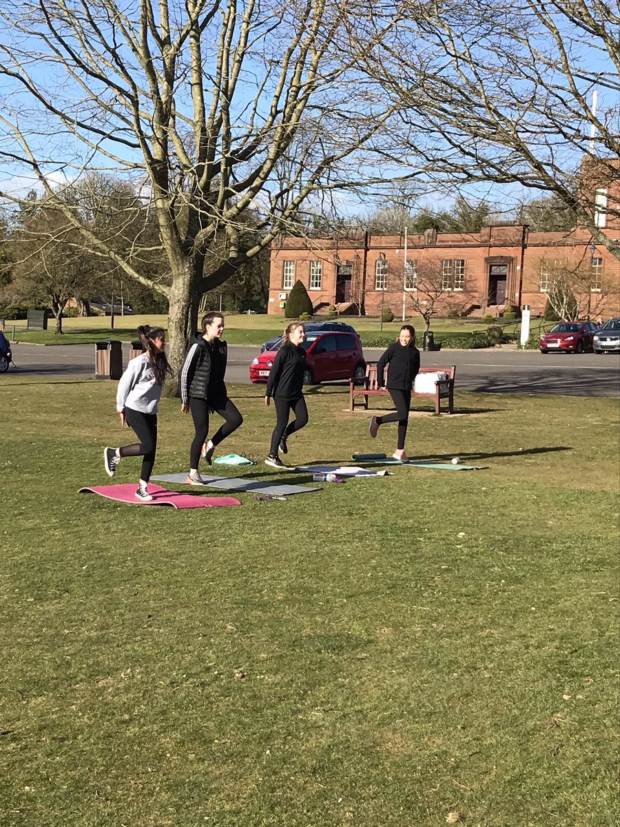 Great to see some of our swimmers working on their fitness this evening, and in such beautiful surroundings 
#dockpark #crichtonestate
