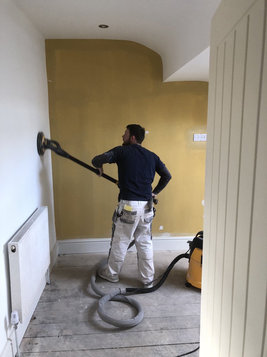 HintonPayneDec's tweet photo. The guys working hard on a Friday getting all prepped to get a head start on Monday...
#mirka #sanding #dustless #fridayfeeling
#decorating #hmo #wallasey #project
#teamhintonpayne https://t.co/dQSFsVwuFC